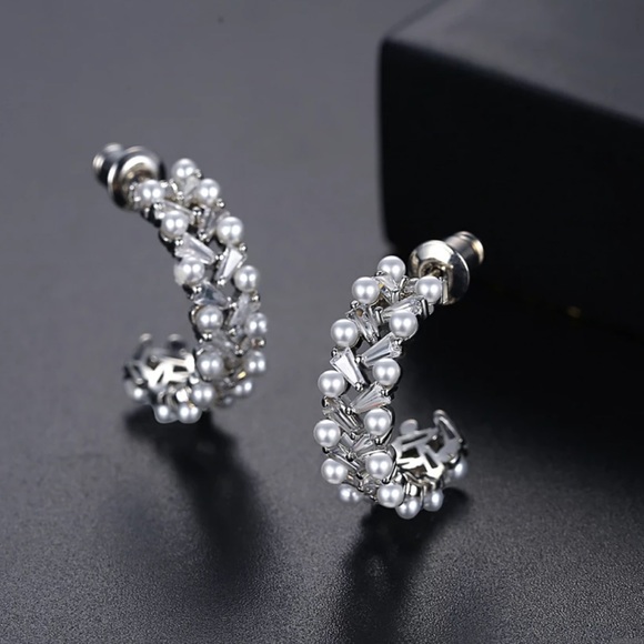 Pearl & Swarovski Crystals The Adanya Hoop Earrings - Picture 3 of 6